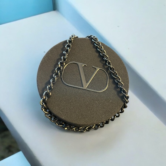 NEW Valentino Black VIP Air Pod Case/ Hard Small Travel Case with Chain - Picture 6 of 7